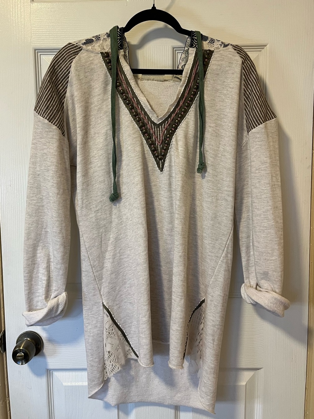 gimmicks by BKE Boho Mixed Media Lace Heather Gray Hoodie